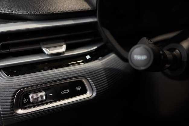 Top 10 must-have car accessories in 2025